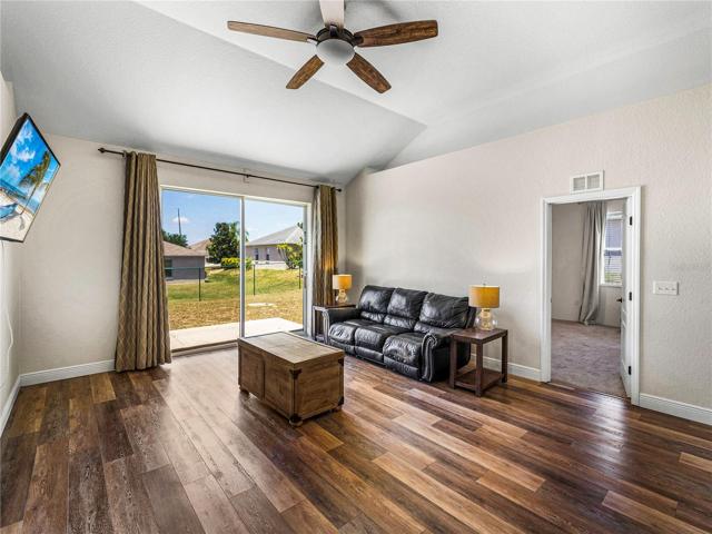 LIVING/FAMILY ROOM