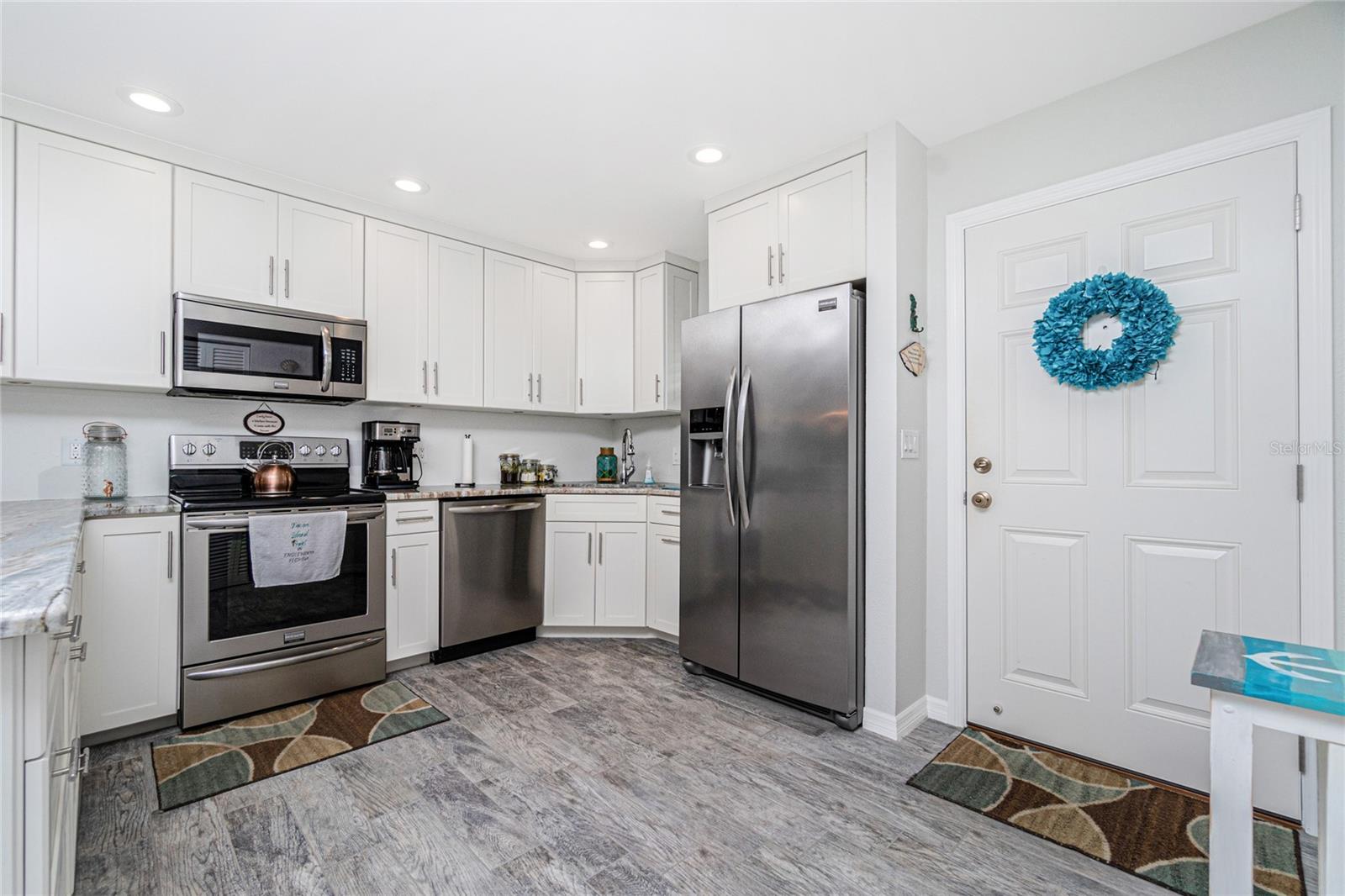 Gorgeous high end granite countertops!
