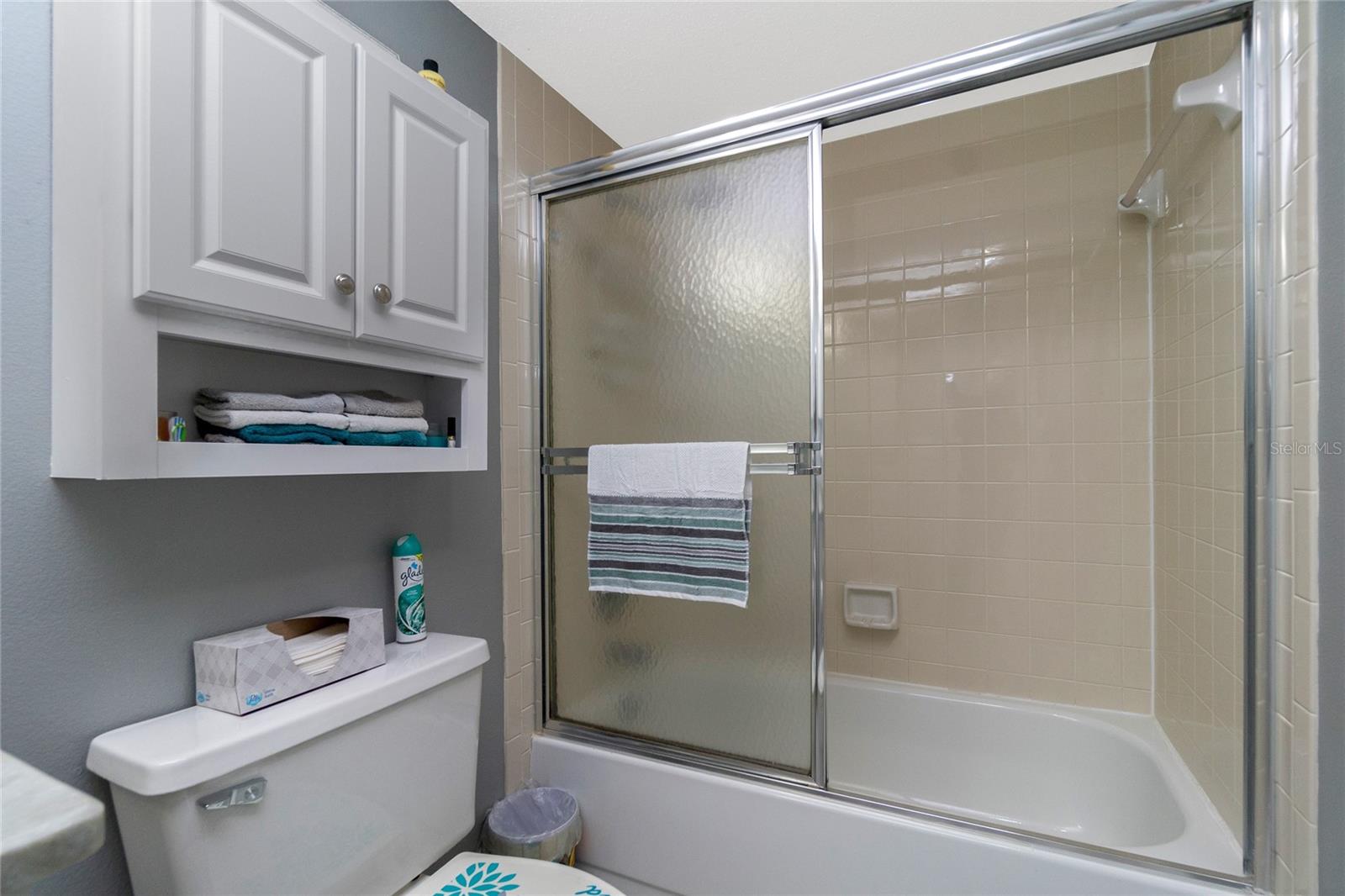 Combo tub/shower in case you want to have a nice soak!