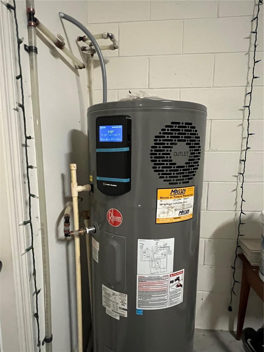 Energy efficient water heater