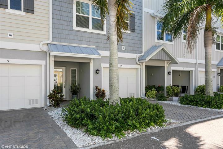 Side view of entrance to 89 The Cove Way