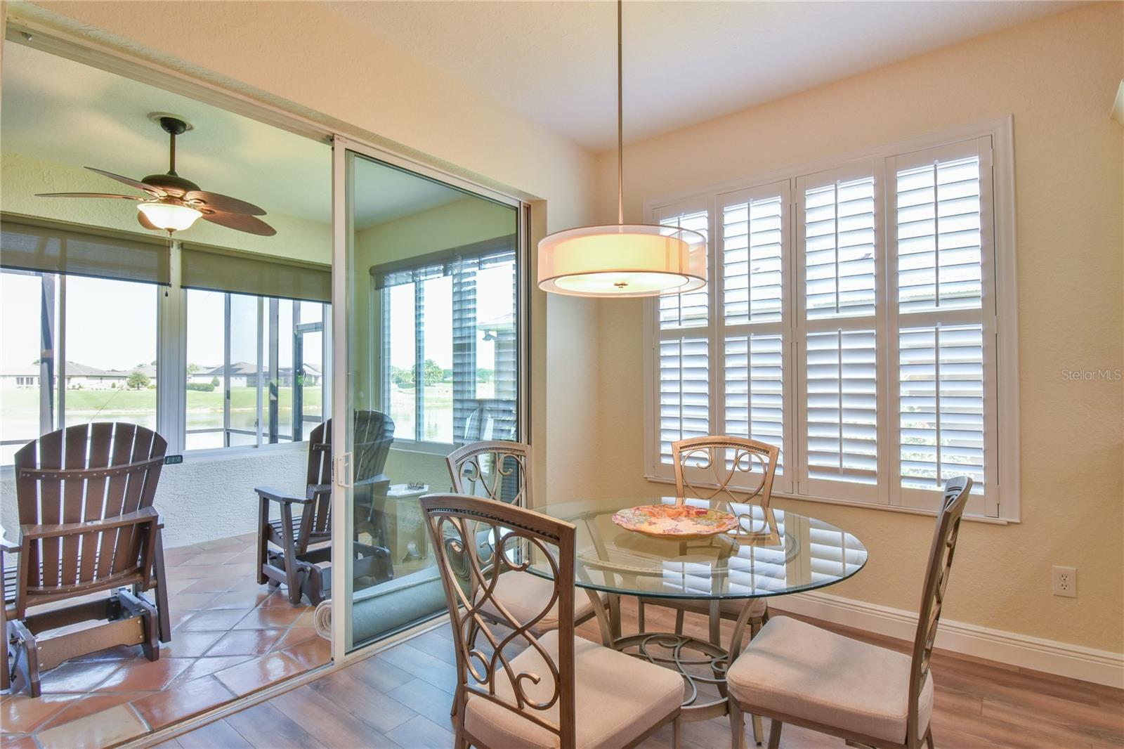 Nook to enclosed lanai