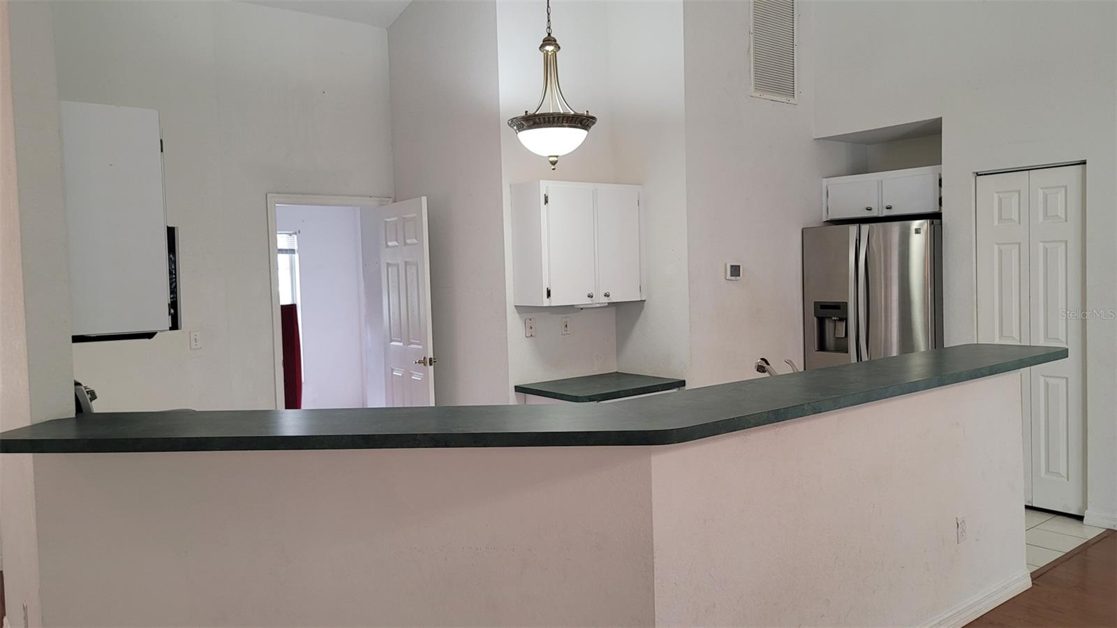 Breakfast bar