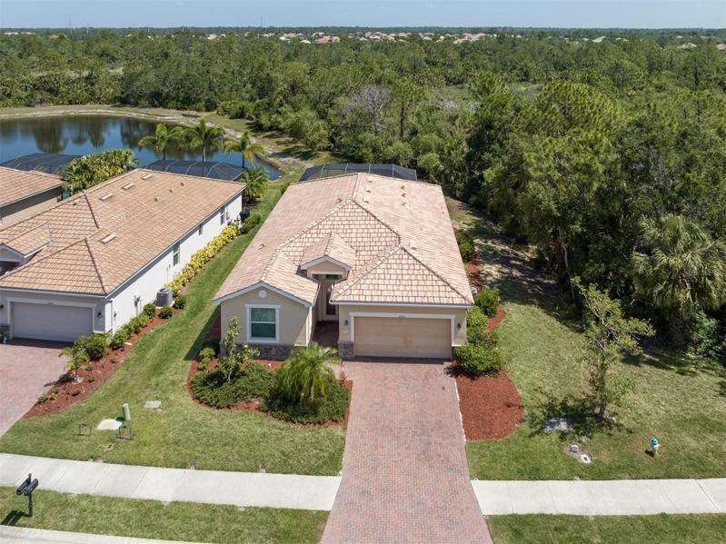 Best lot in Stoneybrook! Lots of Privacy!