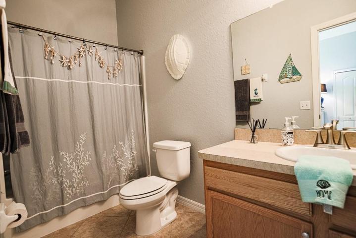 En-suite bath for bedroom 4