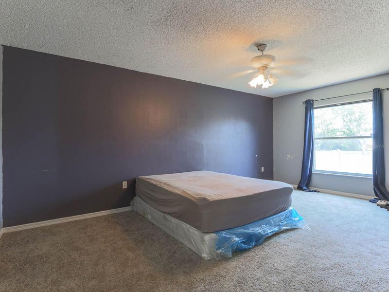 Master bedroom pic 3