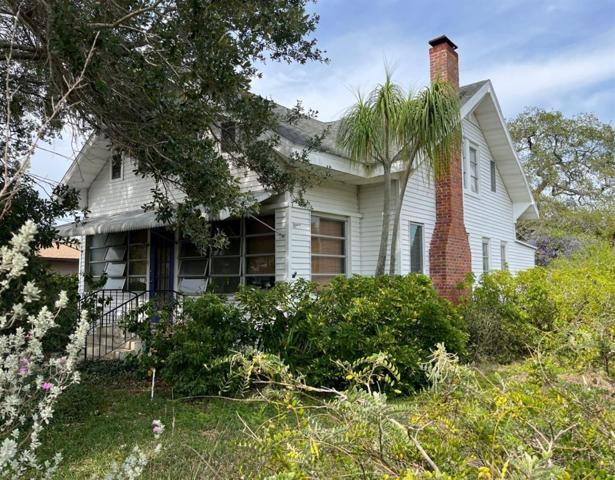 1925 Craftsman Home Approximately 2066 SF
