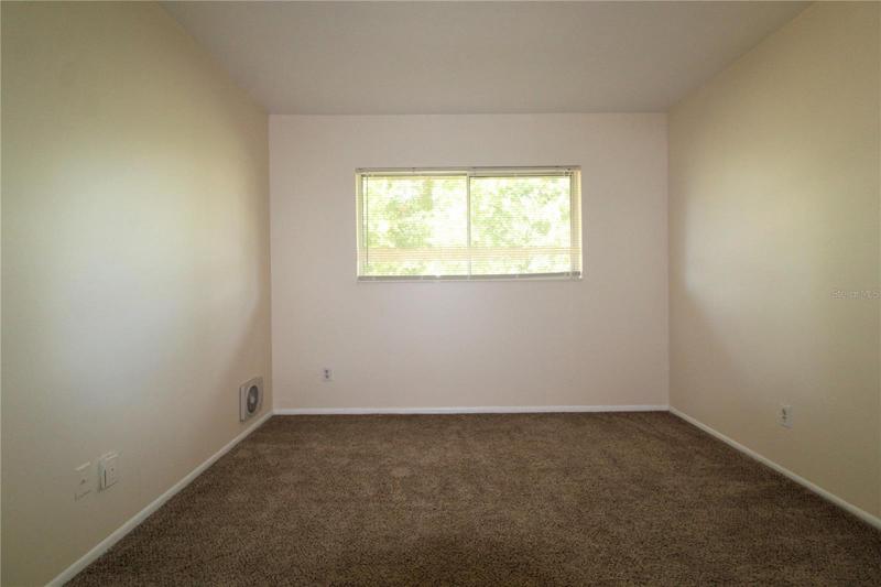 MASTE BEDROOM