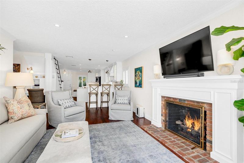 Bright and sunny, kitchen/family room combo.
