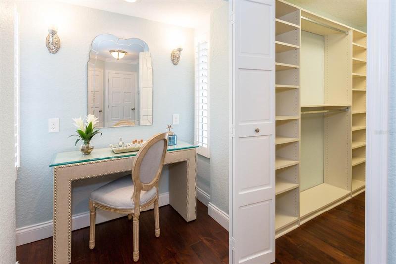 Main Suite- separate vanity nook.