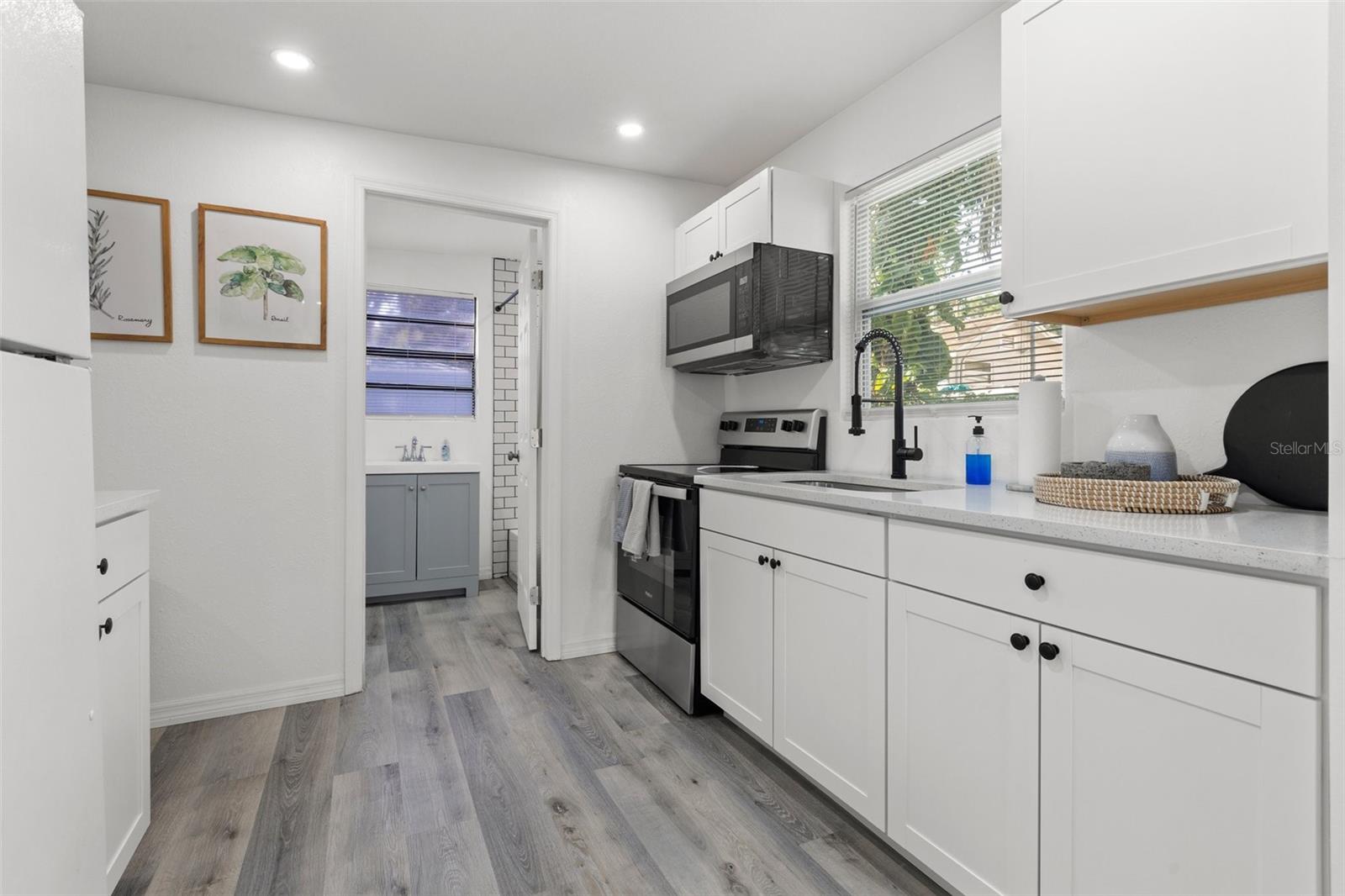 4525 Sun kitchen