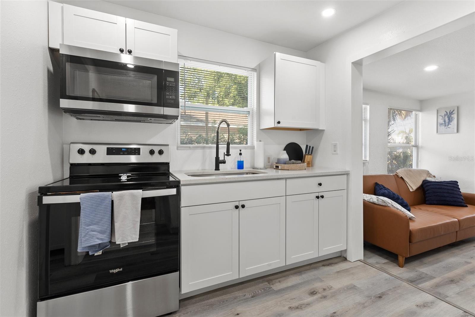 4525 Sun kitchen