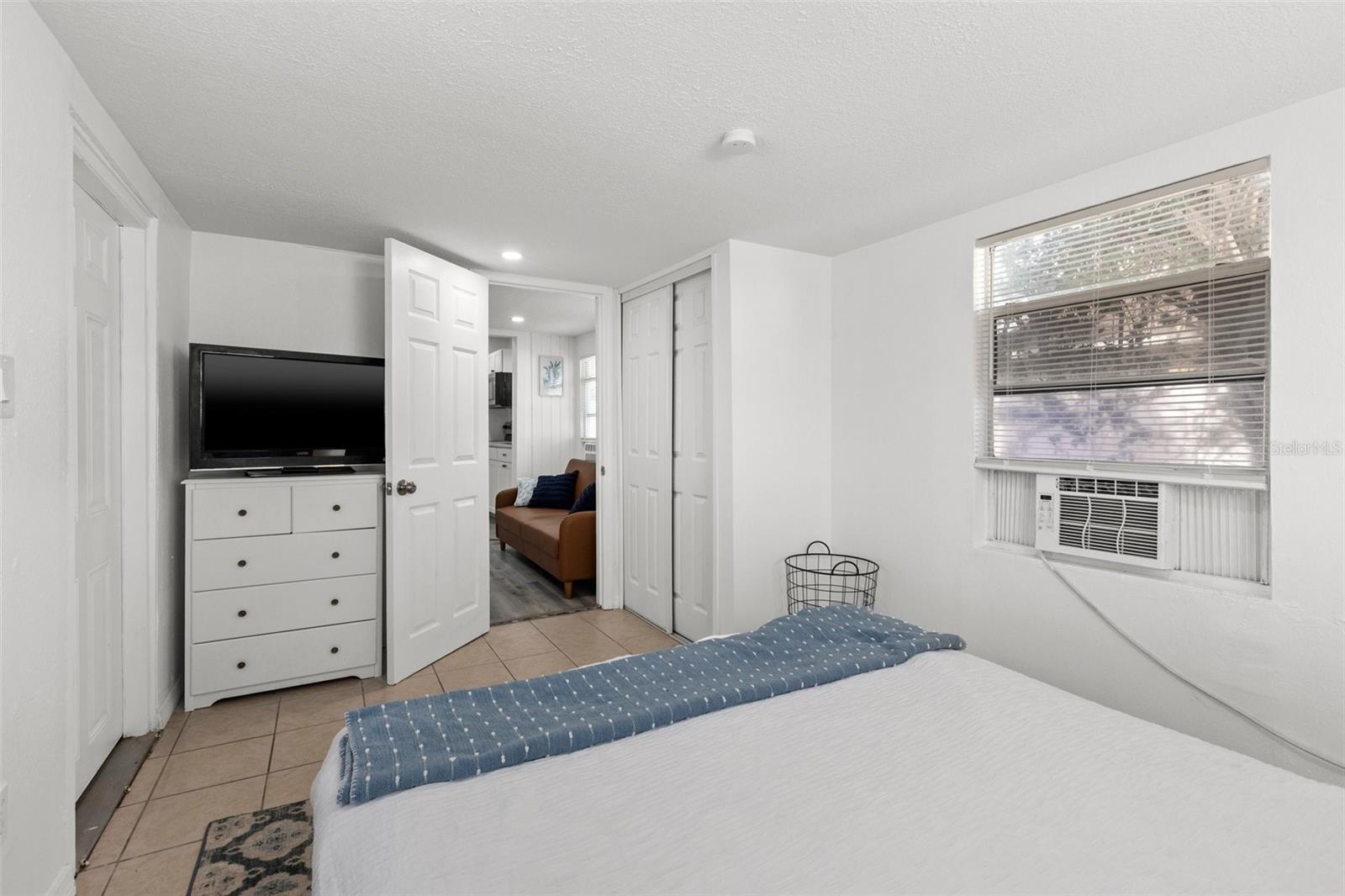 4525 Sun front bedroom