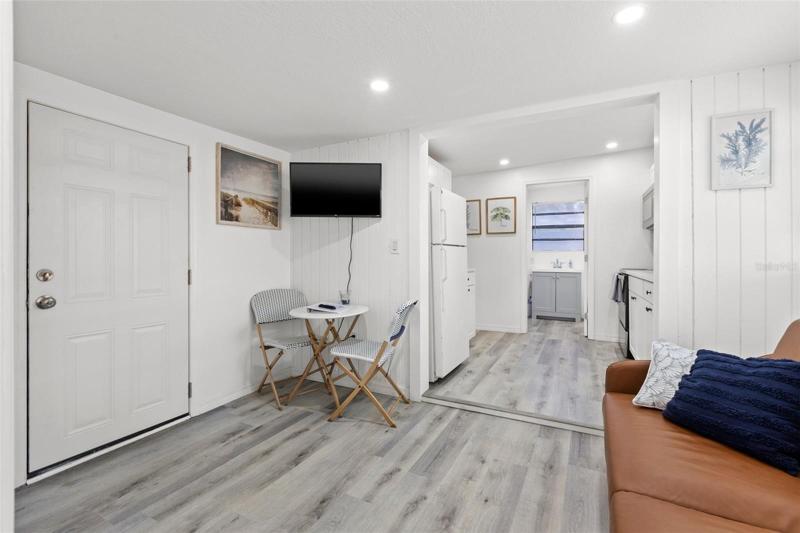 4525 Sun living/dining