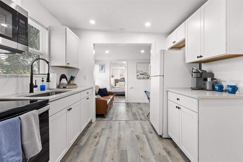 4525 Sun kitchen
