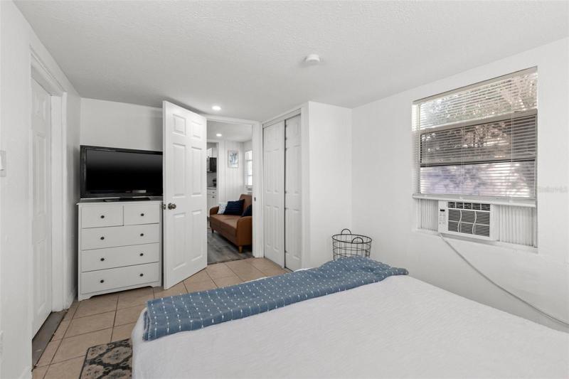 4525 Sun front bedroom