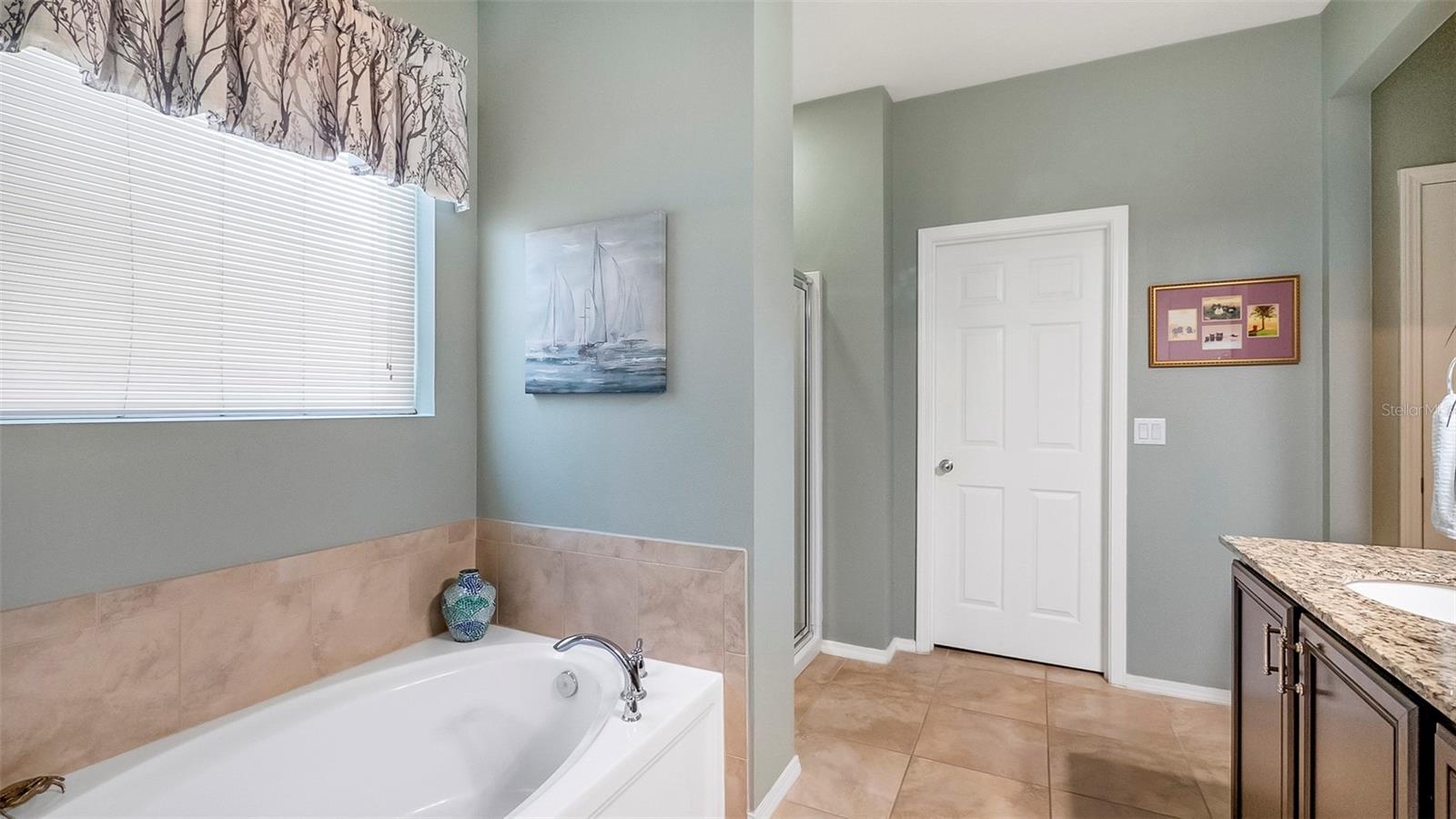 Master En-Suite Bath