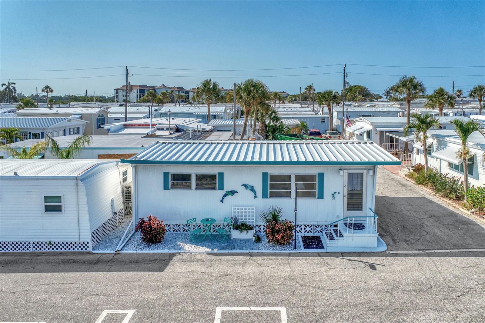 Welcome to 52 Twin Shores Blvd!