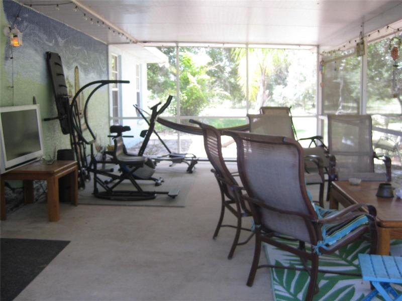 Versitile lanai area