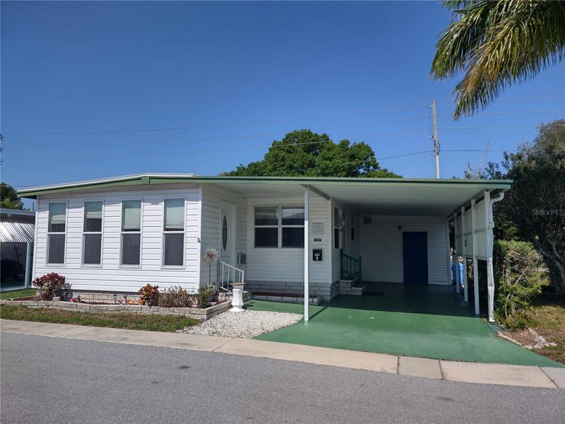 Awesome budget friendly mobile located in heart of Tampa Bay.