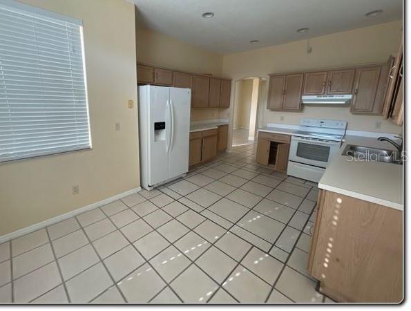 DINING & KITCHEN