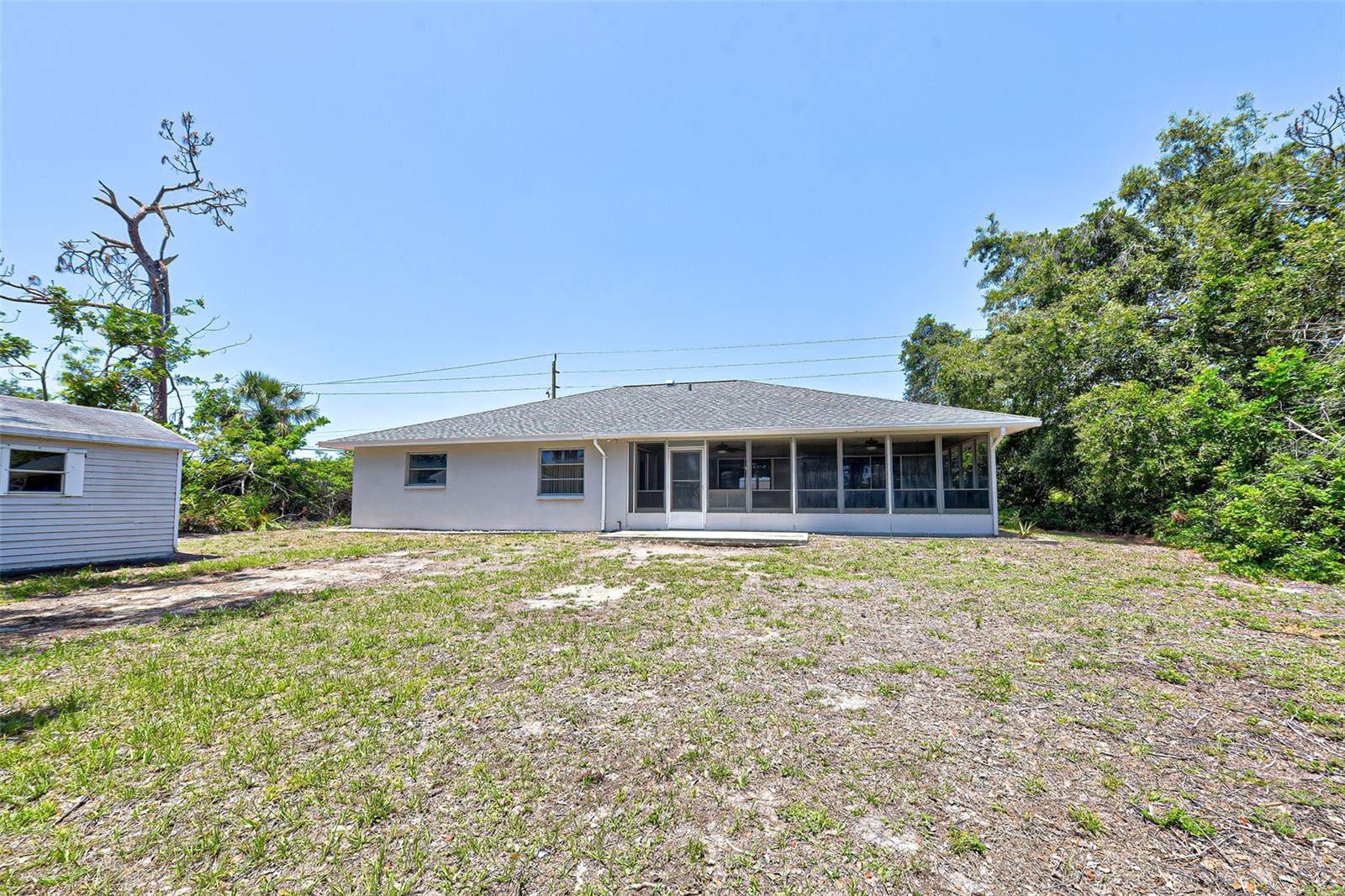 Large florida Room Under Main Roof - Room For Pool