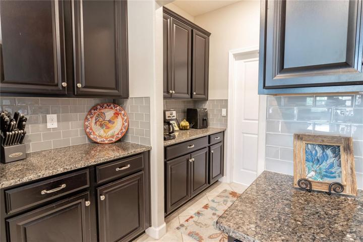 KITCHEN-DRY BAR AREA