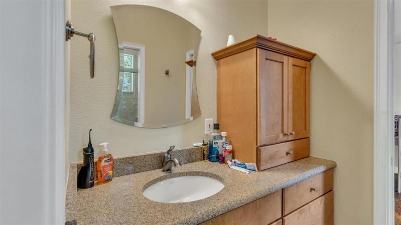 Jack and Jill bath