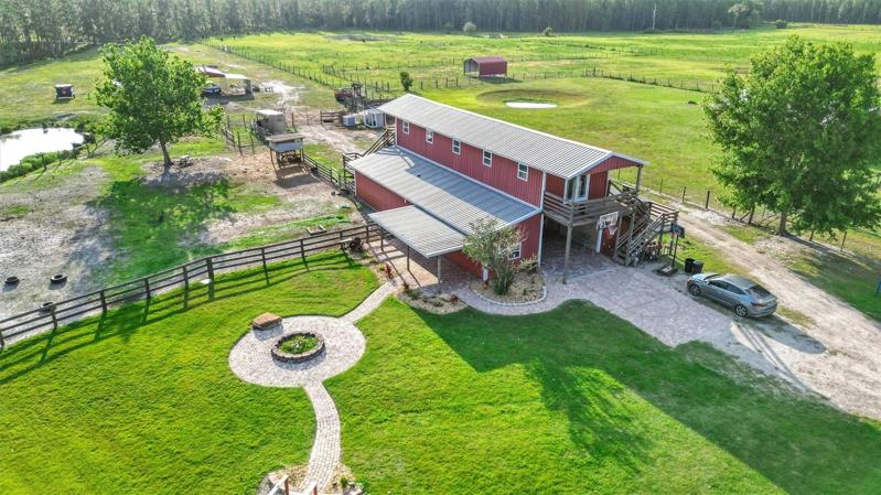 Barn with studio apartment