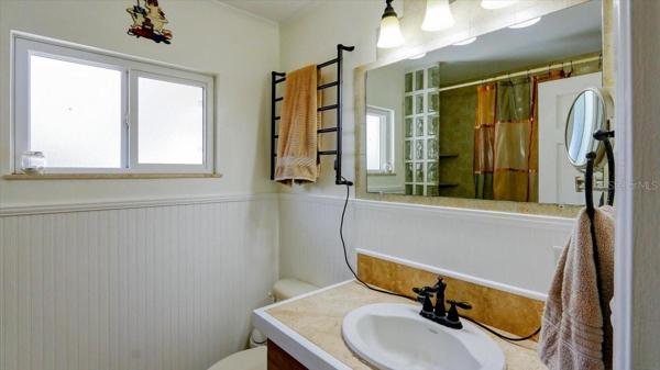 This full bath has plenty of room and natural light.