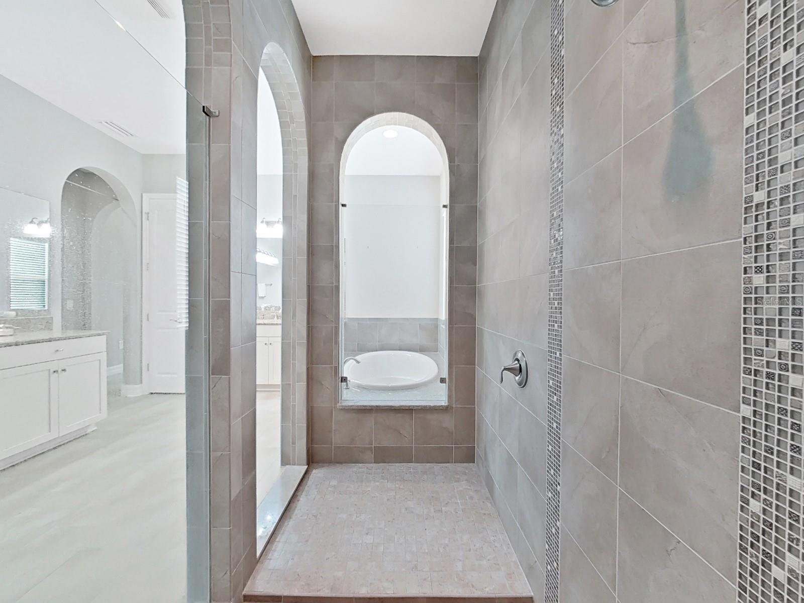 Owner's Suite-Walk-In Shower