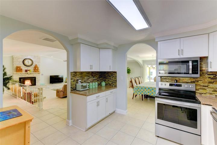 Under cabinet lightings in the kitchen