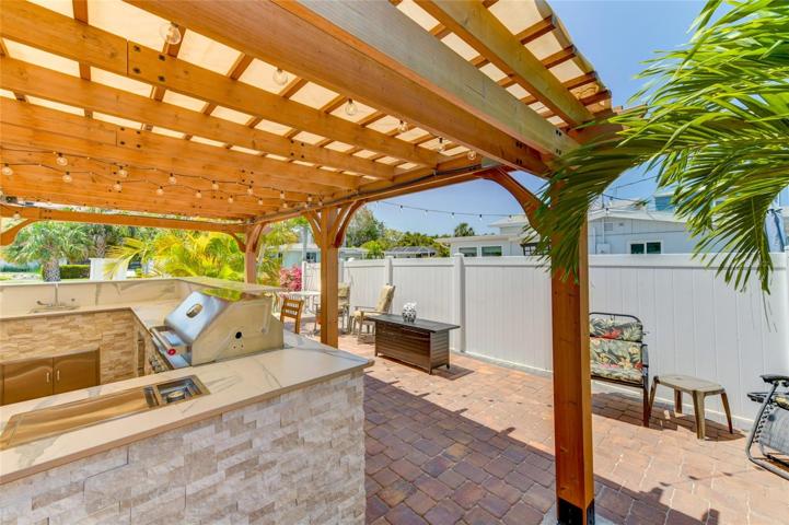 Enjoy your friends and family around the outdoor kitchen