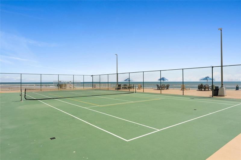 Pickleball/Tennis Court