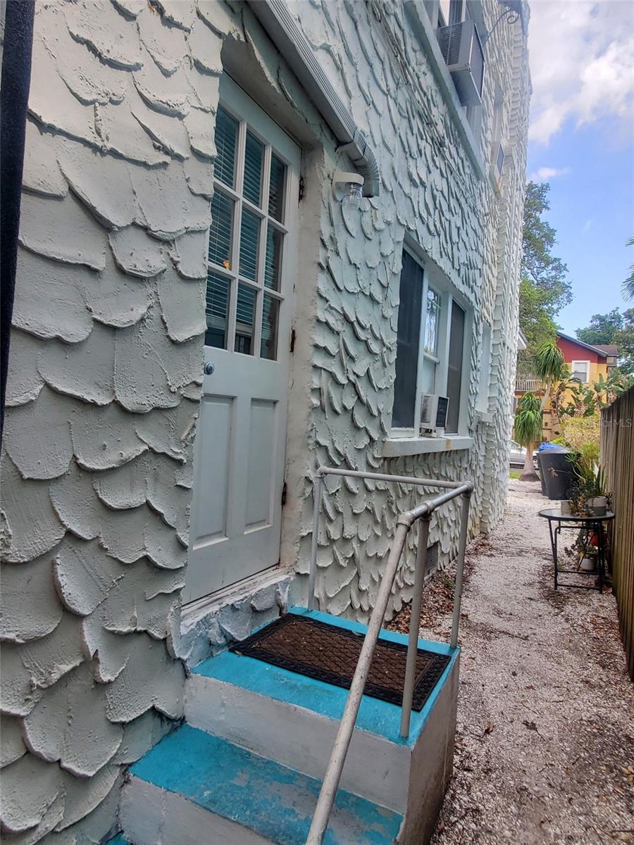 Private side entry