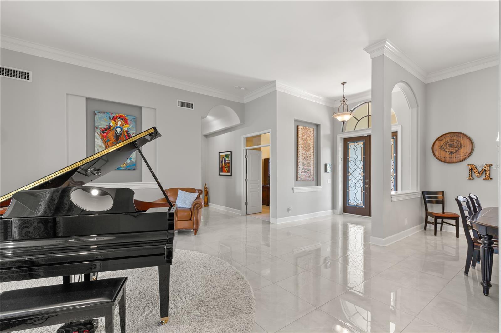 Living Room/Foyer