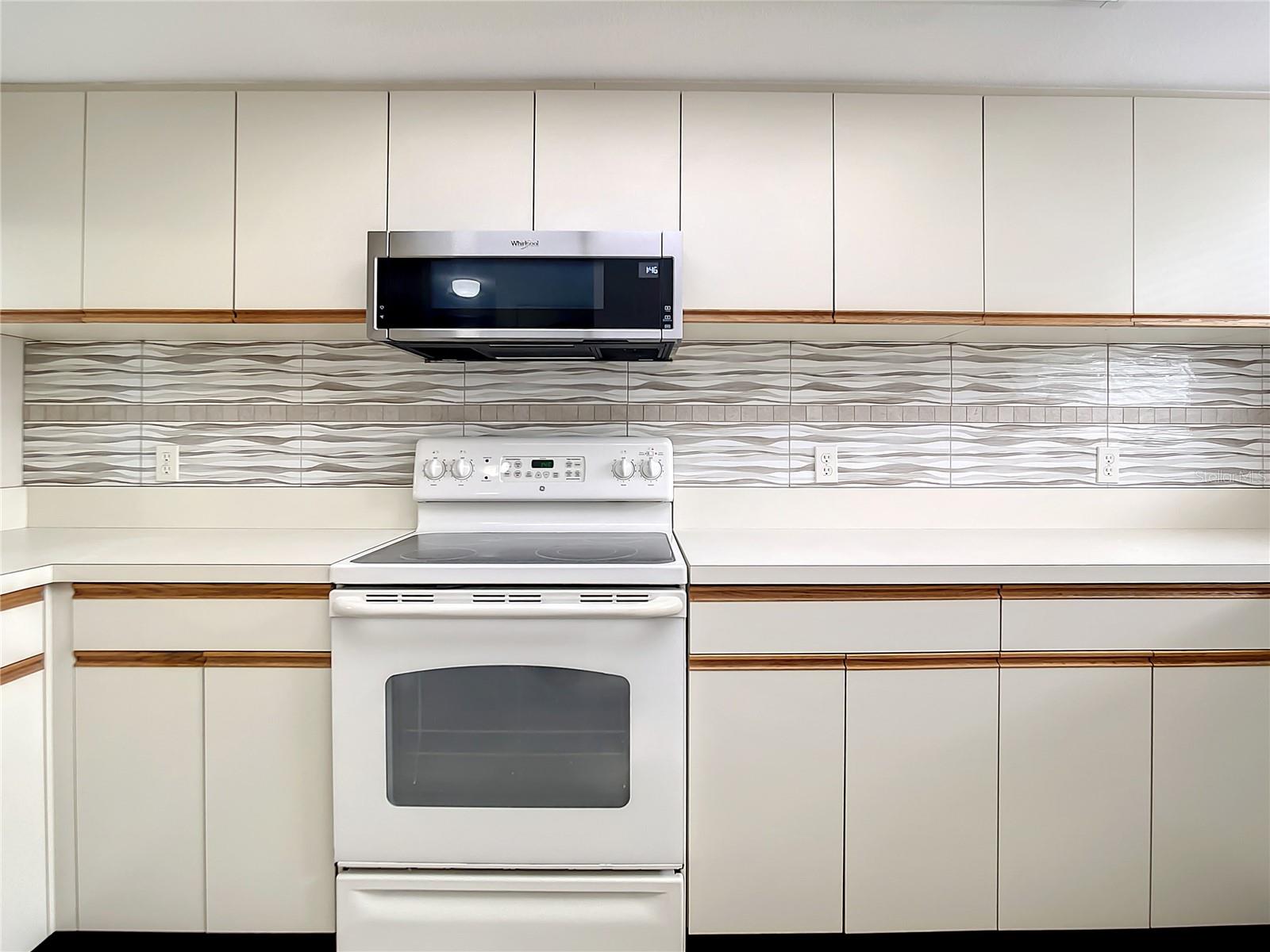 Beautiful backsplash.
