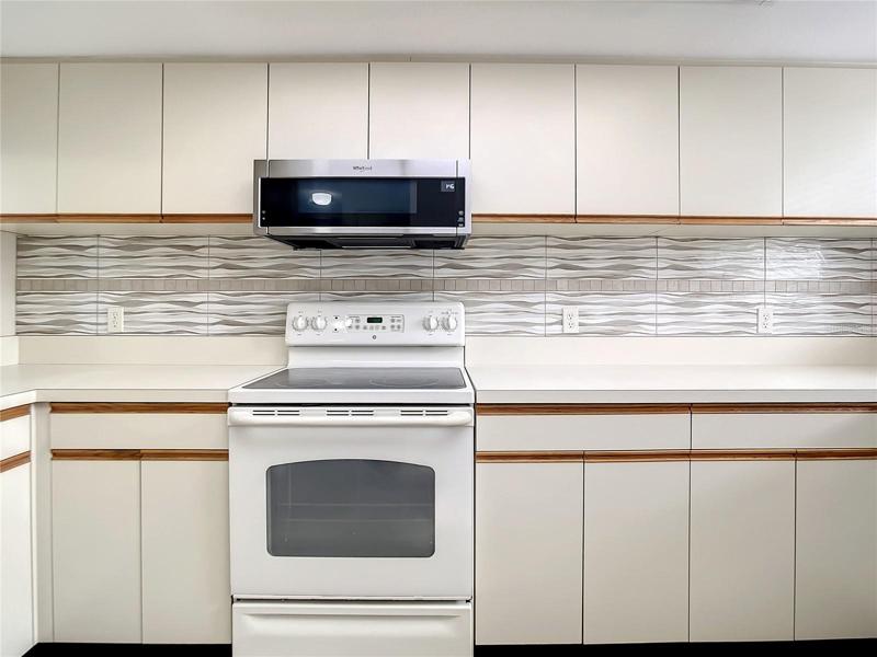 Beautiful backsplash.