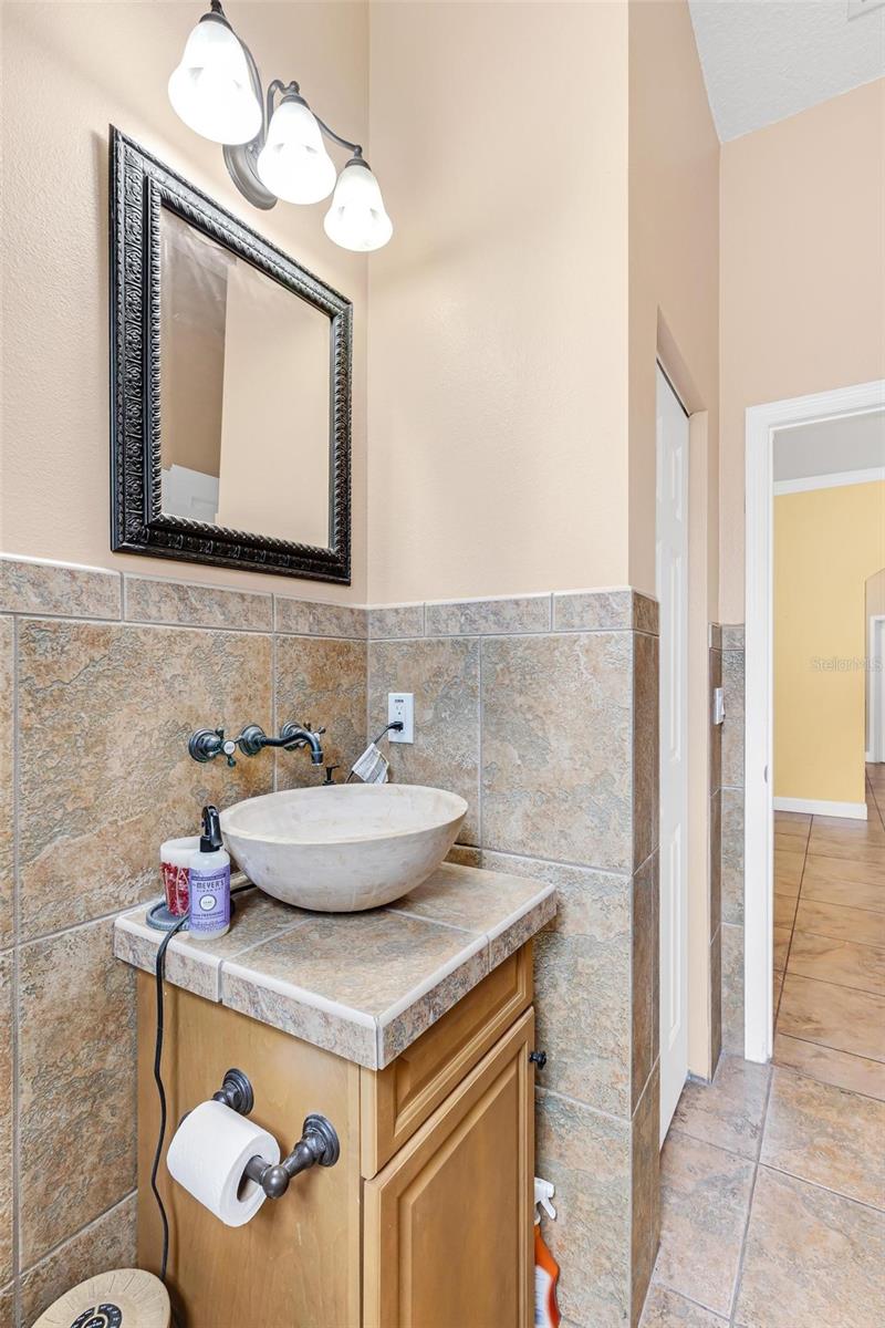 1/2 Guest Bath