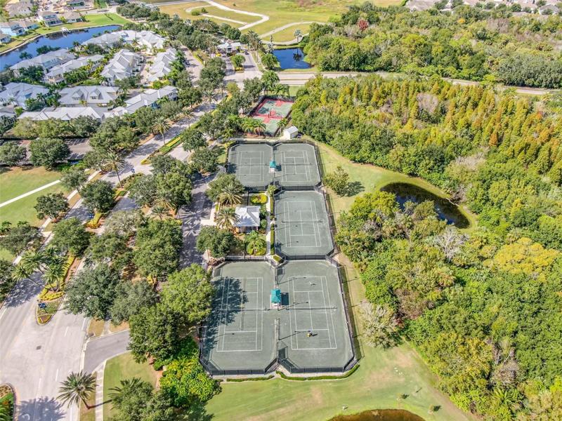 MiraBay Community courts