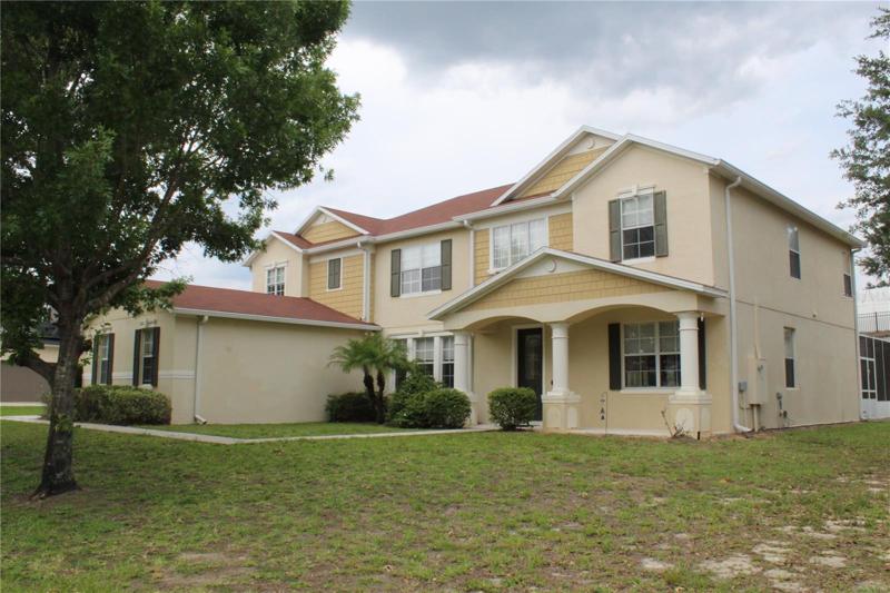 Front of house. CURB APPEAL!!!