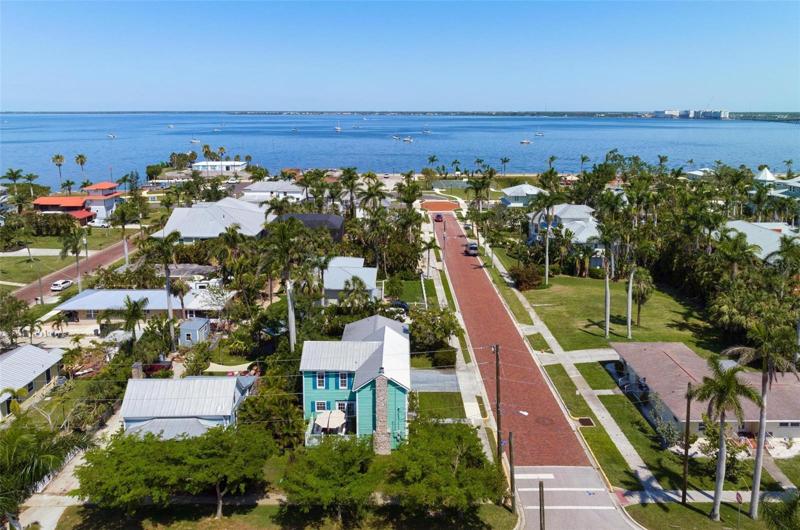 Located one historic block from Charlotte Harbor.