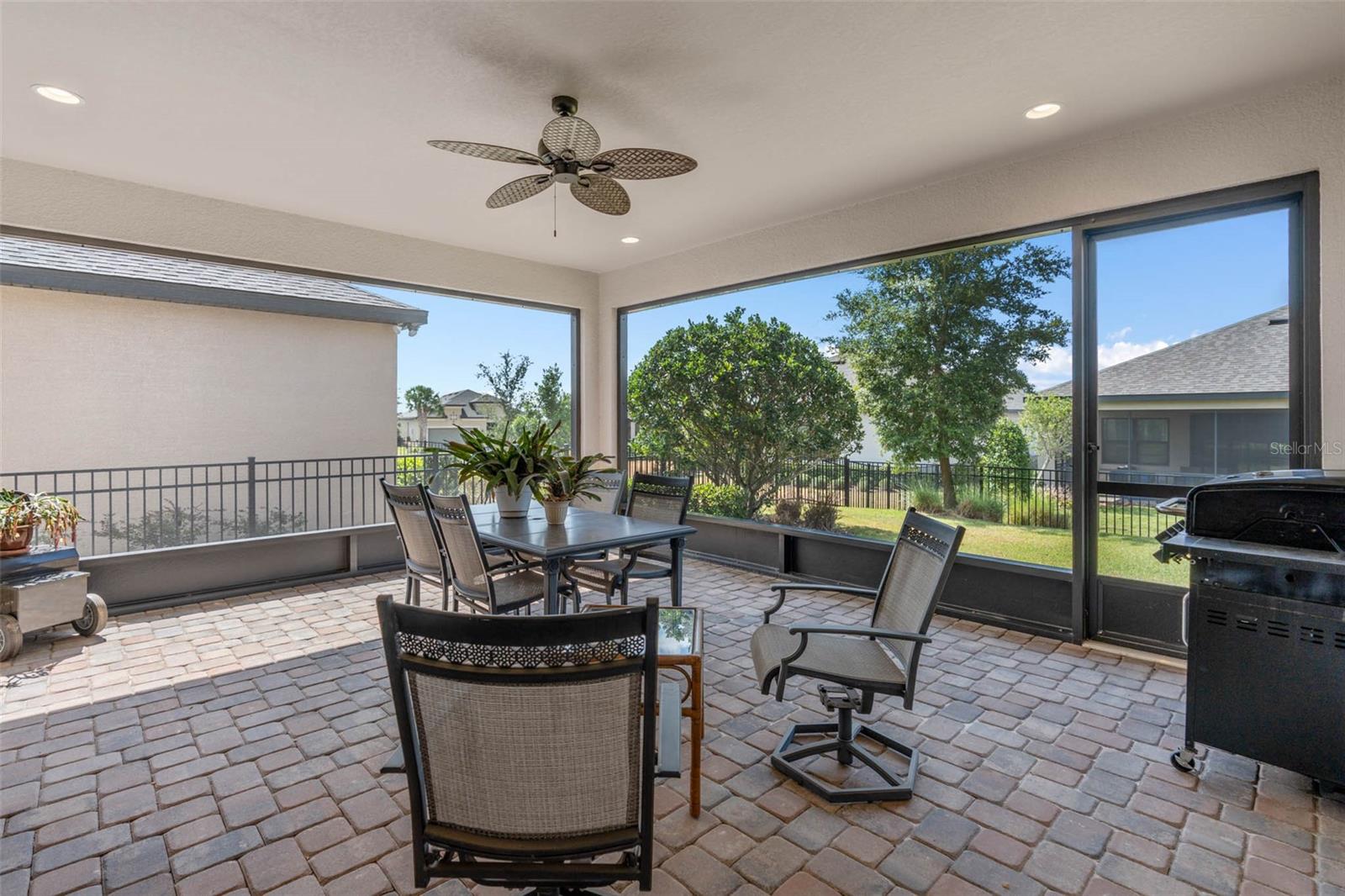 Extended and Screened Lanai with UPGRADED Pavers