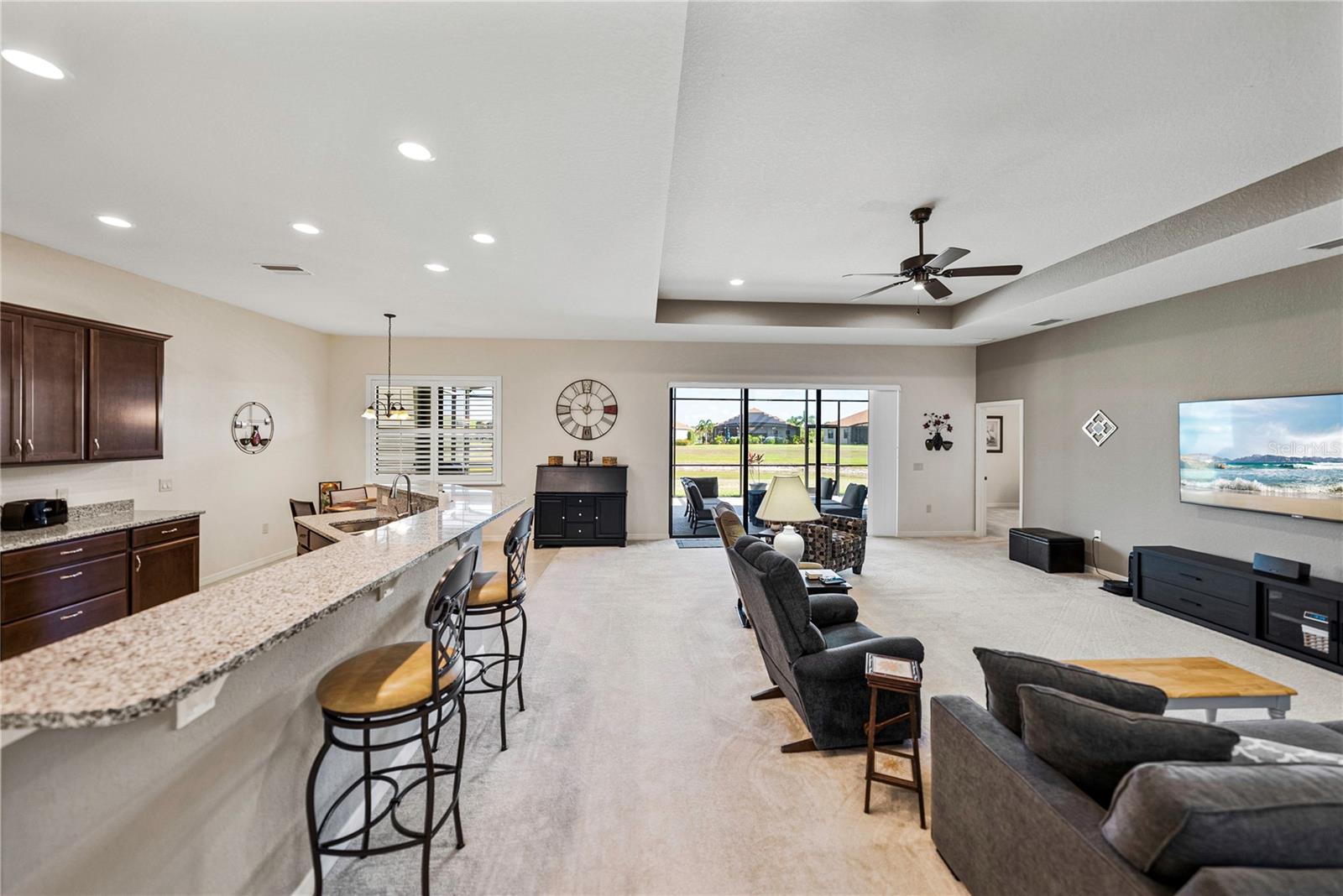 Living room &amp; kitchen
