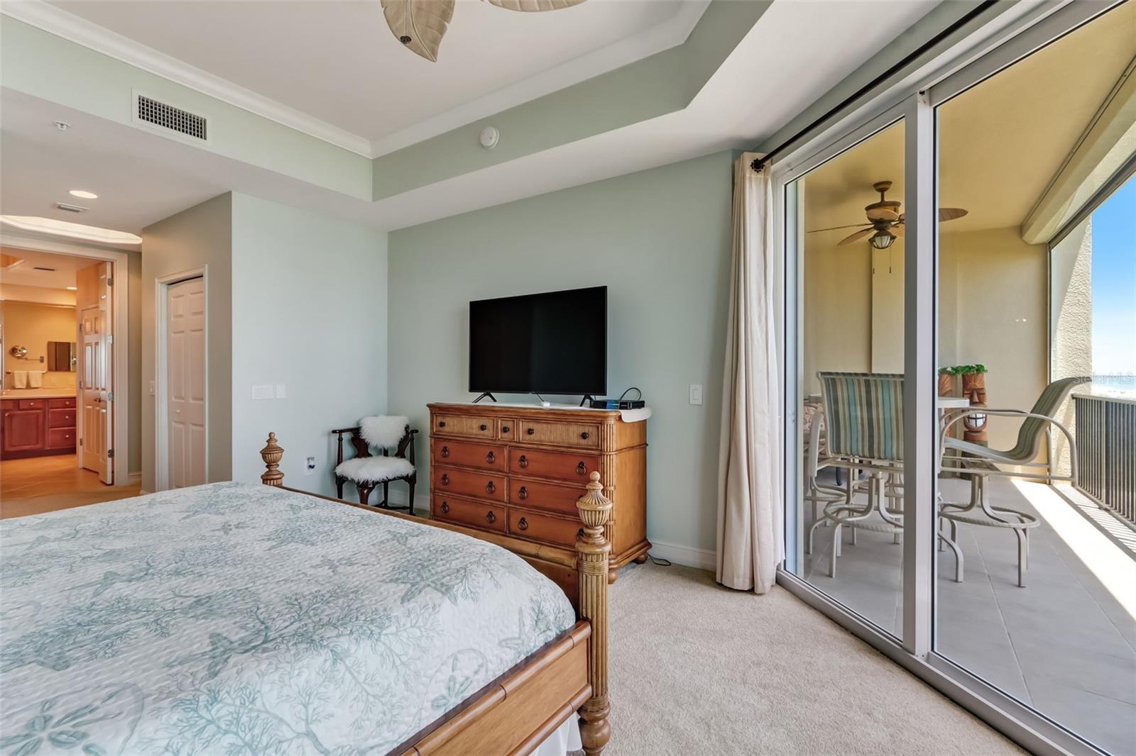 Master BedroomBalcony Access