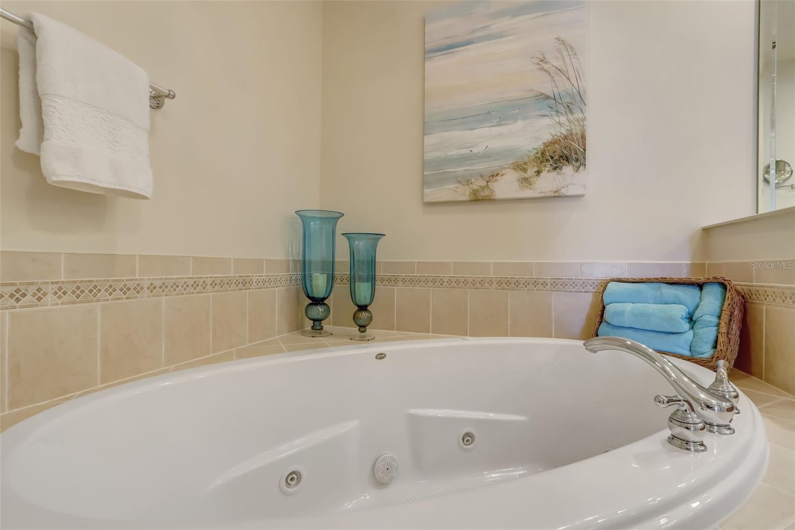 Jetted tub