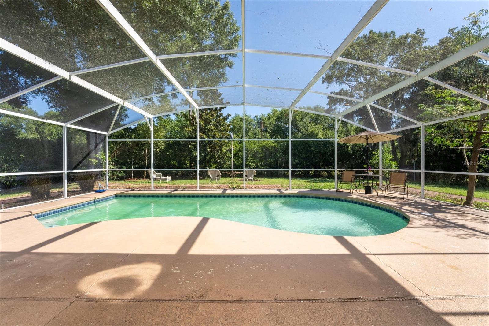 Large Deck Space & Private Backyard