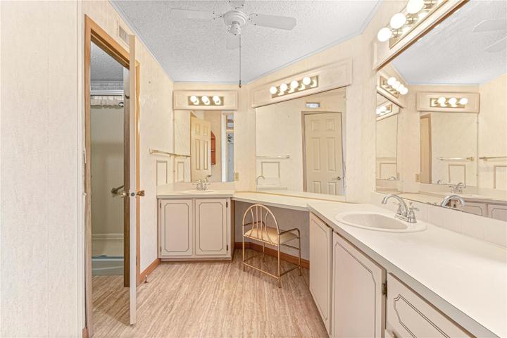 PRIVATE OWNERS BATHROOM