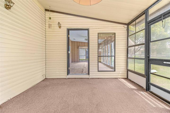 VINYL ENCLOSED FLA ROOM