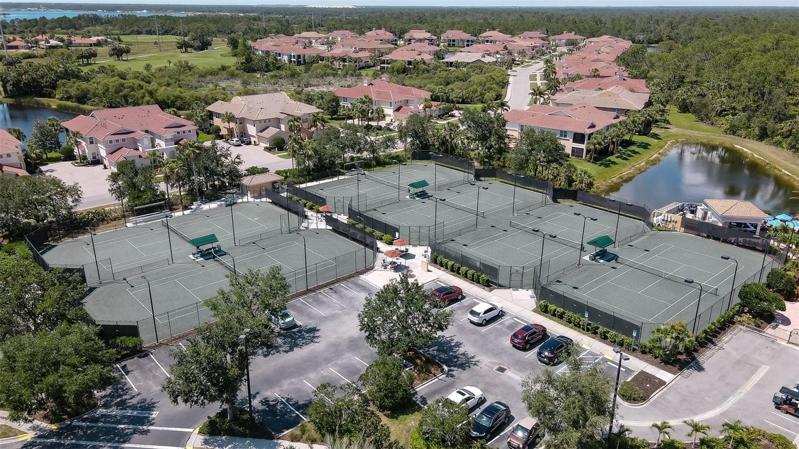 Tennis Courts at River Club